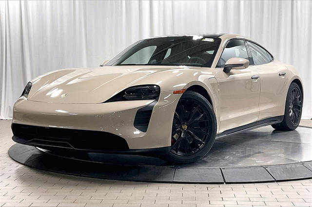 2022 Porsche Taycan GTS AWD photo