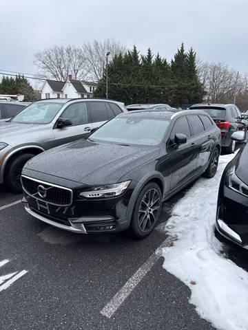 2020 Volvo V90 Cross Country  AWD photo