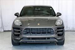 2015 Porsche Macan Turbo AWD photo