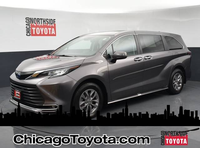 2023 Toyota Sienna XLE FWD photo