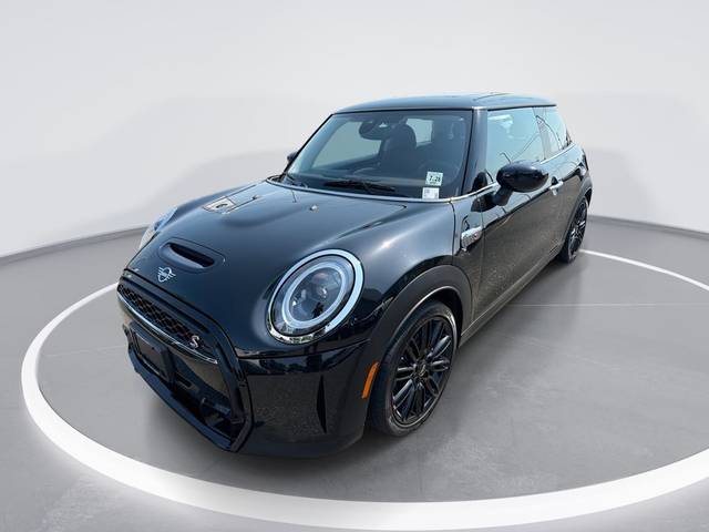 2023 MINI Hardtop 2 Door Cooper S FWD photo