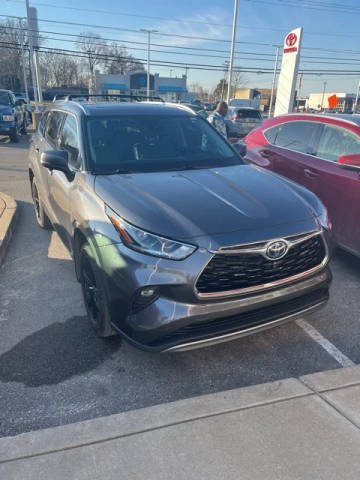 2023 Toyota Highlander Hybrid Platinum AWD photo