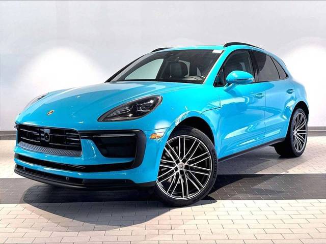 2023 Porsche Macan  AWD photo