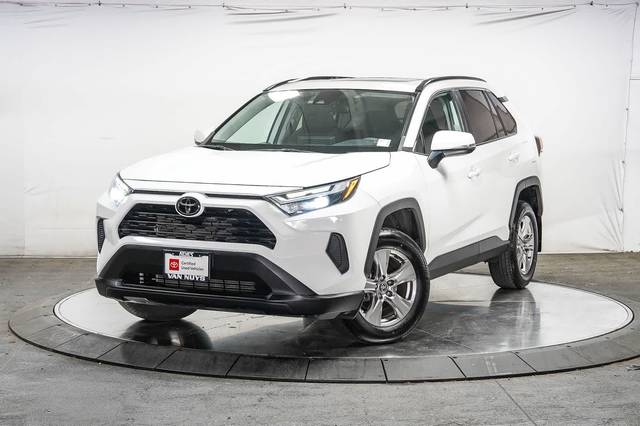 2023 Toyota RAV4 XLE FWD photo