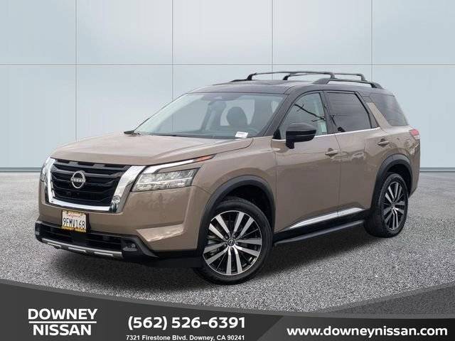 2023 Nissan Pathfinder Platinum FWD photo