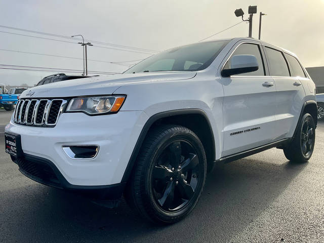 2017 Jeep Grand Cherokee Laredo 4WD photo