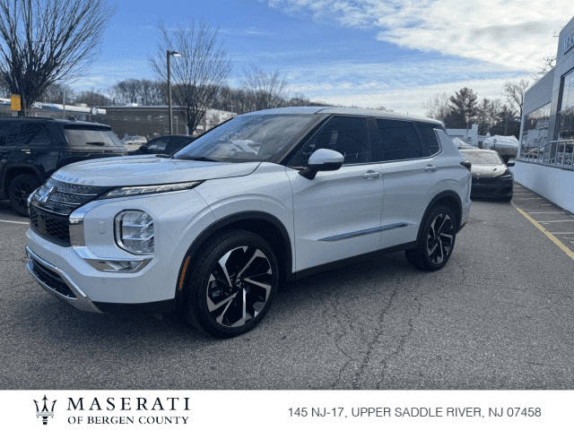 2023 Mitsubishi Outlander SE 4WD photo