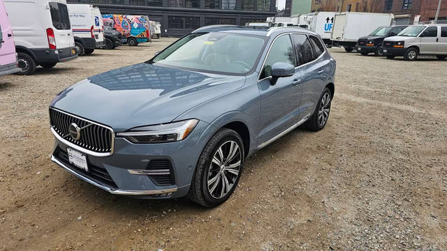 2023 Volvo XC60 Plus Bright Theme AWD photo