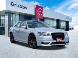 2022 Chrysler 300 Touring L RWD photo