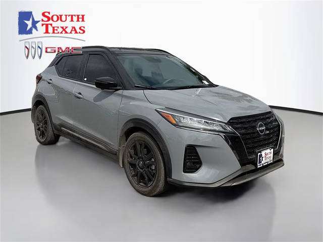 2023 Nissan Kicks SR FWD photo