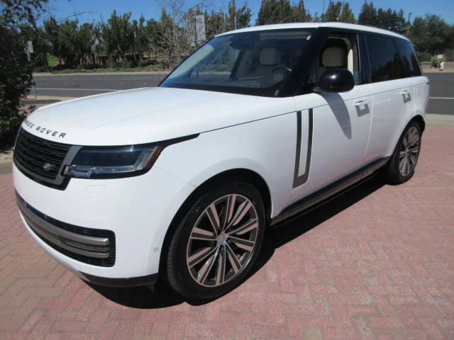 2023 Land Rover Range Rover SE AWD photo