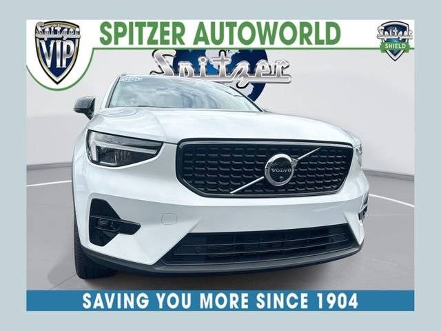 2023 Volvo XC40 Plus Dark Theme AWD photo