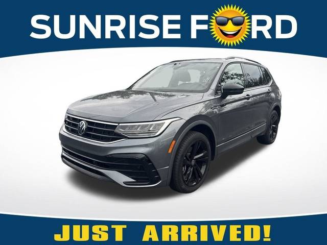 2023 Volkswagen Tiguan SE R-Line Black FWD photo