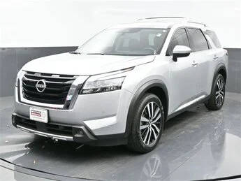 2023 Nissan Pathfinder Platinum 4WD photo