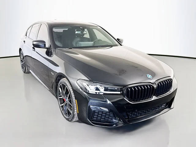 2023 BMW 5 Series 530e RWD photo
