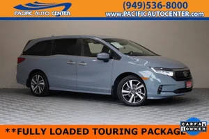 2023 Honda Odyssey Touring FWD photo