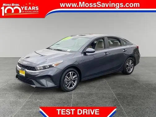 2023 Kia Forte LXS FWD photo