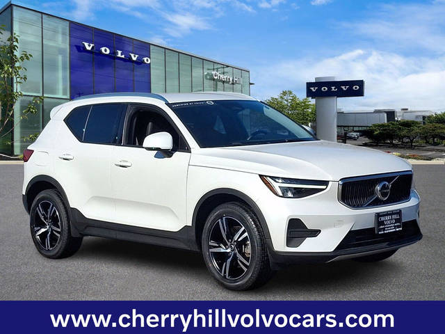 2023 Volvo XC40 Core AWD photo