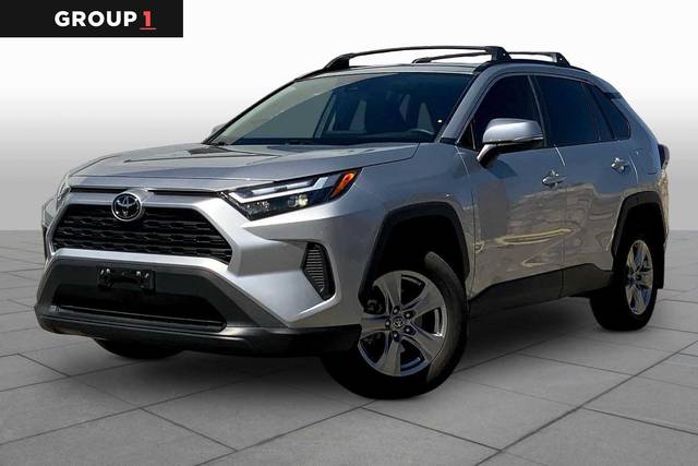 2022 Toyota RAV4 XLE FWD photo