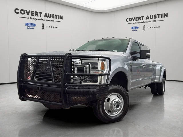 2022 Ford F-350 Super Duty LARIAT 4WD photo
