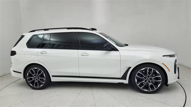 2023 BMW X7 xDrive40i AWD photo