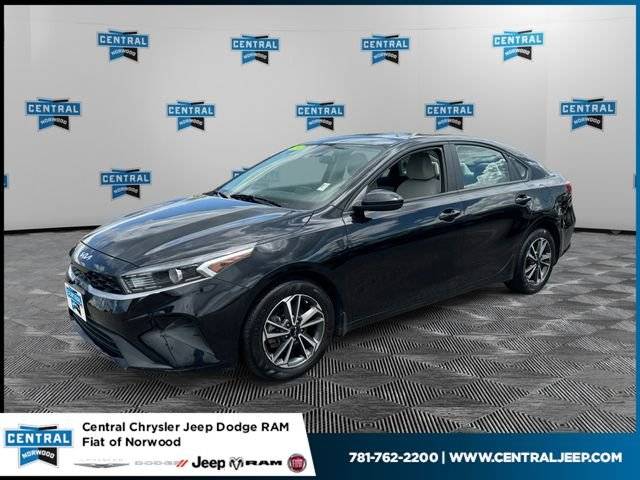 2023 Kia Forte LXS FWD photo