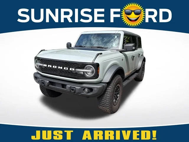 2023 Ford Bronco 4 Door Wildtrak 4WD photo
