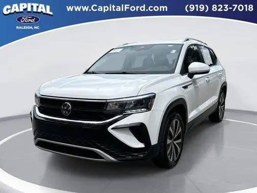 2023 Volkswagen Taos SE AWD photo
