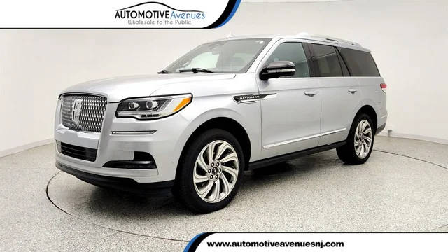 2022 Lincoln Navigator Reserve RWD photo