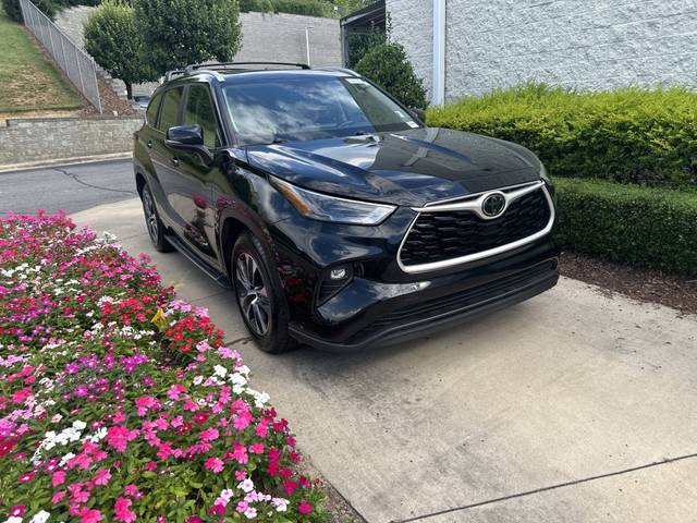 2023 Toyota Highlander XLE FWD photo