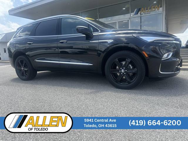 2023 Buick Enclave Essence AWD photo