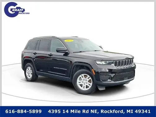 2023 Jeep Grand Cherokee Laredo 4WD photo