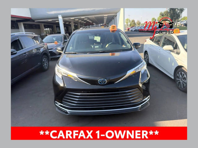 2023 Toyota Sienna Limited FWD photo