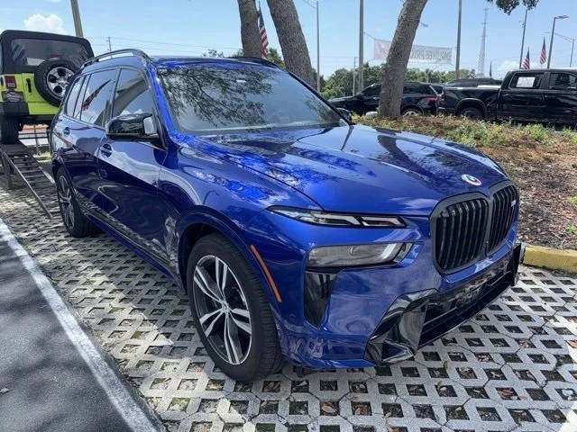 2023 BMW X7 M60i AWD photo