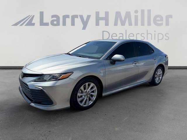 2023 Toyota Camry LE FWD photo