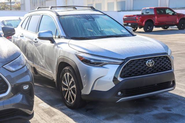 2023 Toyota Corolla Cross XLE AWD photo