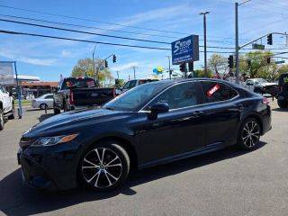 2020 Toyota Camry SE FWD photo