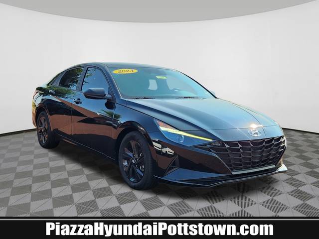 2023 Hyundai Elantra SEL FWD photo