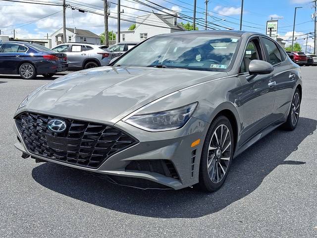 2023 Hyundai Sonata Limited FWD photo