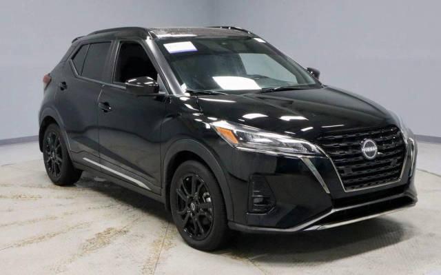 2023 Nissan Kicks SR FWD photo