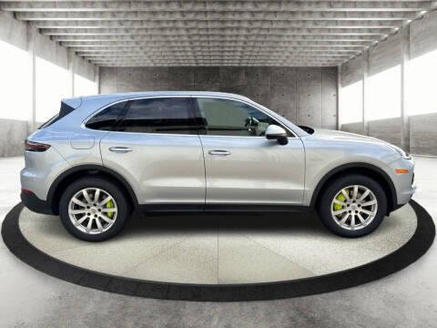 2023 Porsche Cayenne E-Hybrid AWD photo