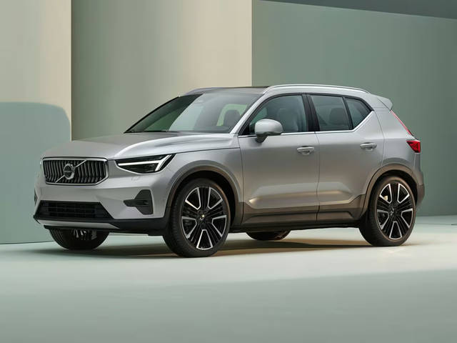 2023 Volvo XC40 Plus Dark Theme AWD photo