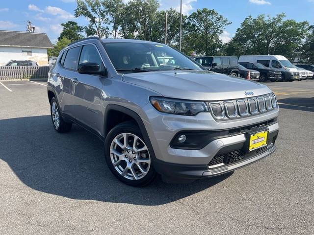 2022 Jeep Compass Latitude Lux 4WD photo