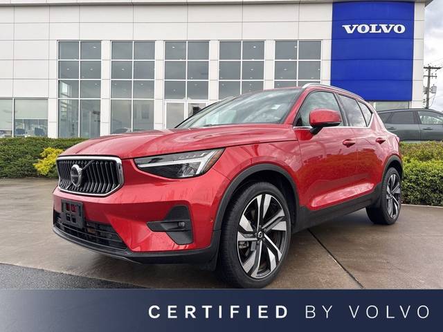 2023 Volvo XC40 Plus Bright Theme AWD photo