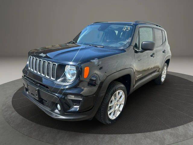 2022 Jeep Renegade Latitude 4WD photo
