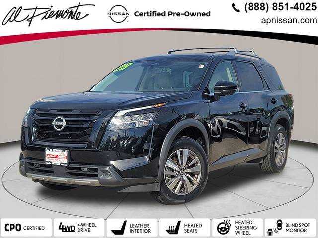 2023 Nissan Pathfinder SL 4WD photo