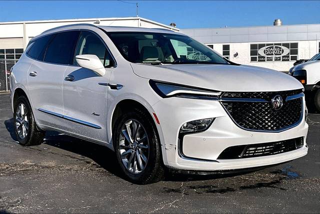 2023 Buick Enclave Avenir AWD photo