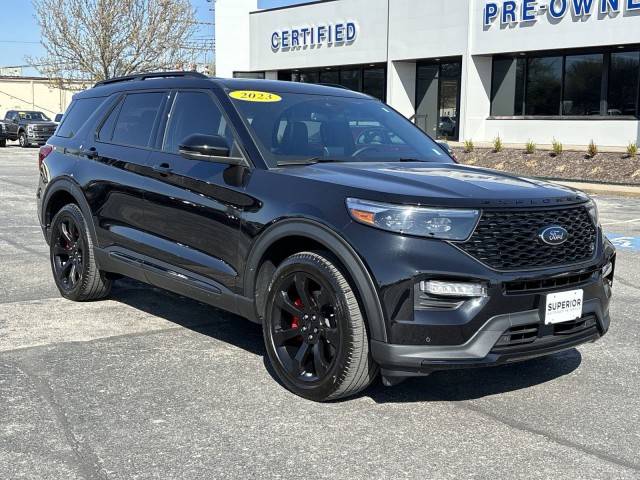 2023 Ford Explorer ST 4WD photo