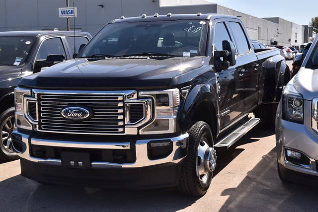 2022 Ford F-350 Super Duty LARIAT 4WD photo