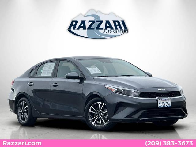 2023 Kia Forte LXS FWD photo